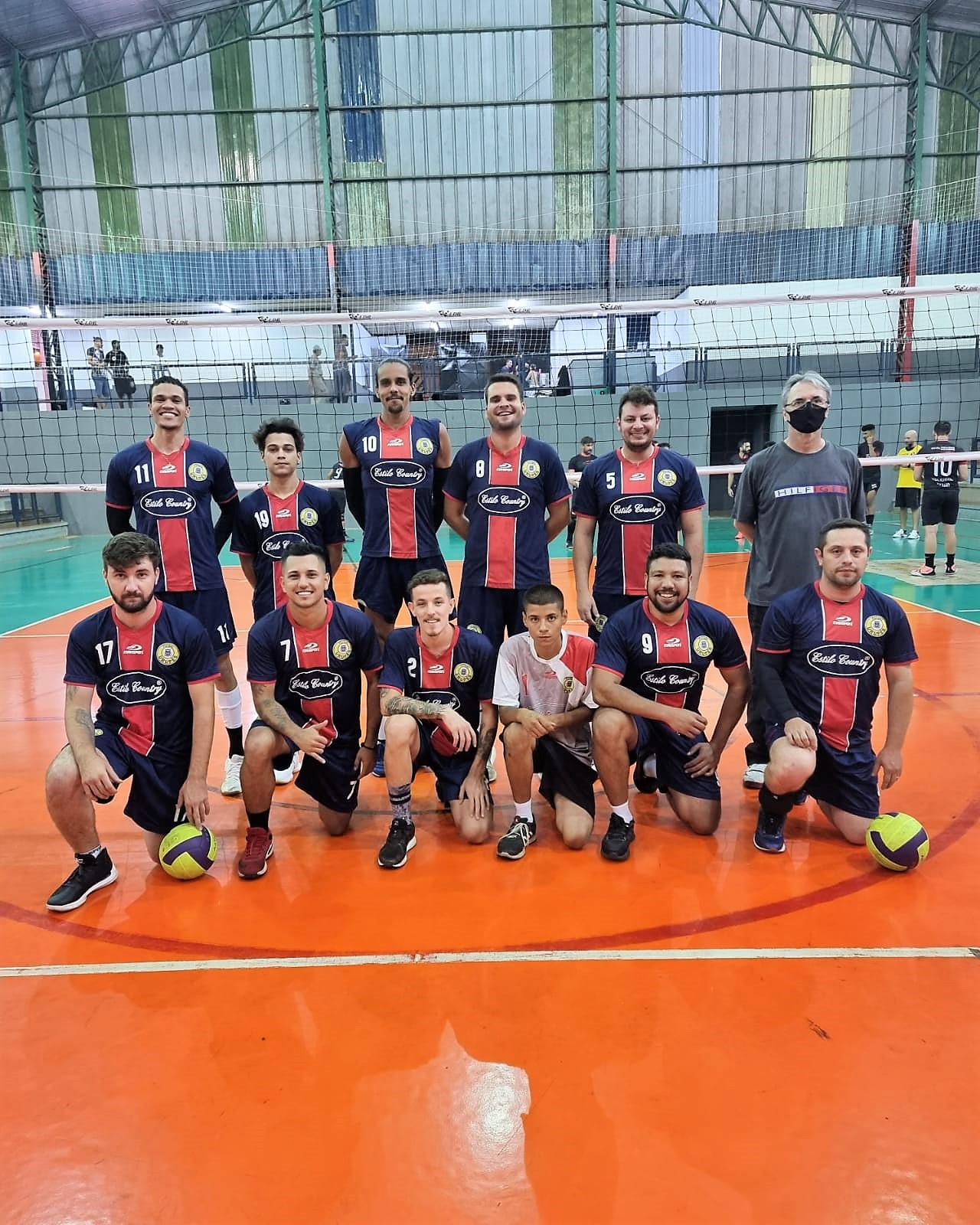 Time de Voleibol de Urupês na 1° Copa Carol Gattaz de Voleibol em São José do Rio Preto - Imagem Divulgação