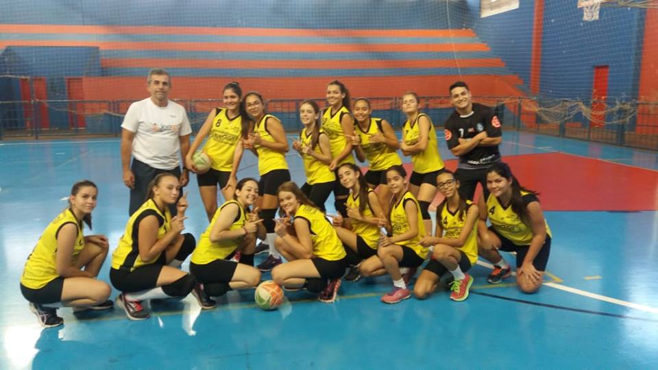 Equipe Feminina de Vôlei de Urupês, campeã da fase inter-regional do JEESP 2018. Foto: Divulgação