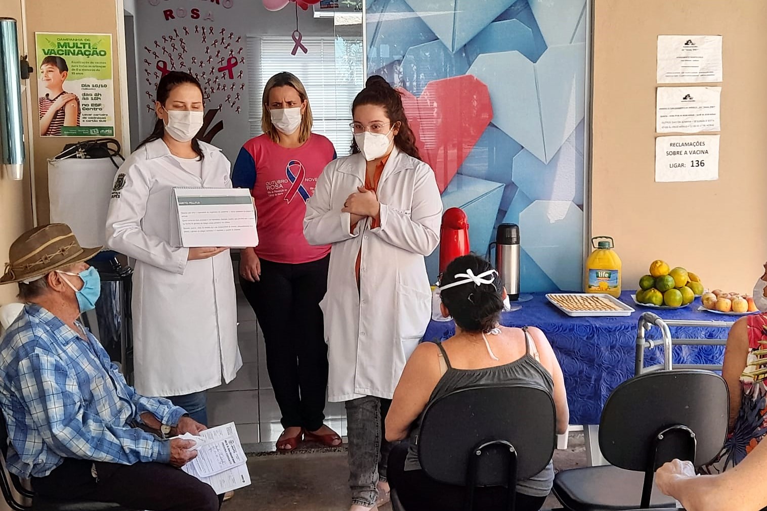 Médicas da ESF conduziram palestra e exames. Foto: divulgação.