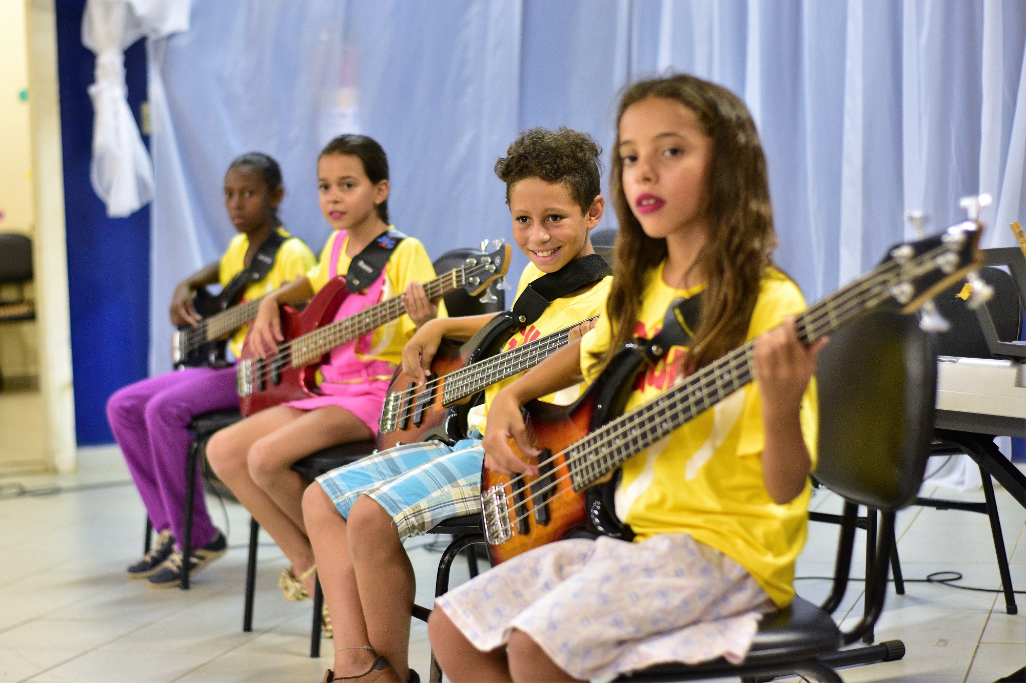 Apresentação do curso de baixo elétrico no projeto Guri em 2017. Foto: Luís Fernando da Silva / Prefeitura Municipal de Urupês.