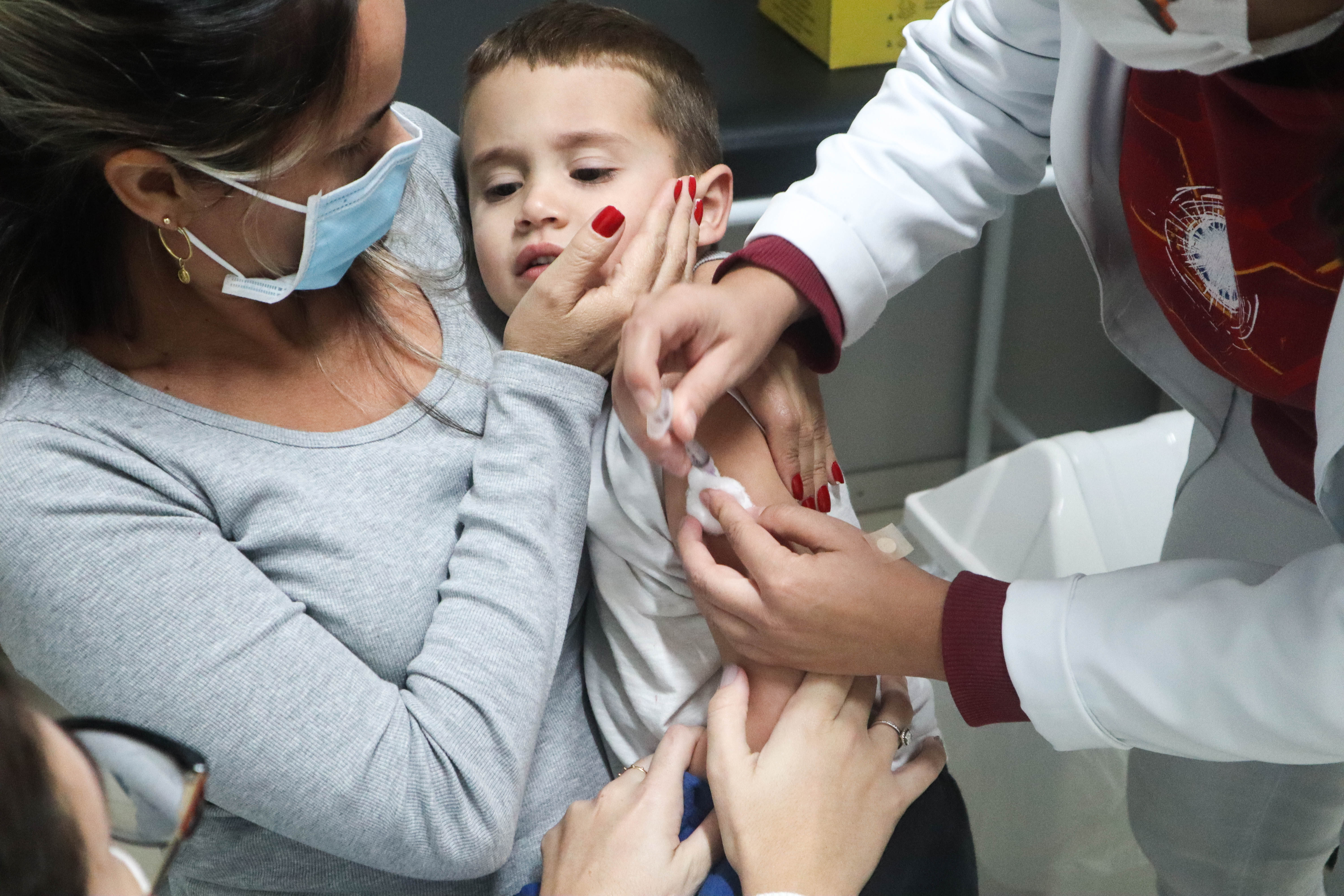 Vacinação contra Gripe e Sarampo até amanhã das 17h às 19h na Unidade Central.foto..Henrique Alonso Camilo
