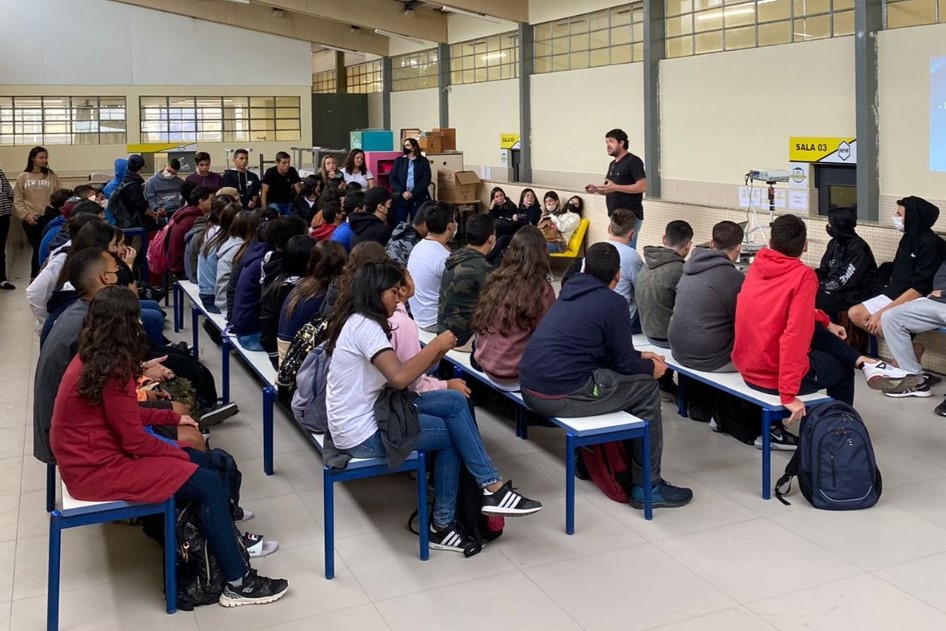 Palestra aconteceu na EE Rubens Ferreira Martins. Foto: divulgação.