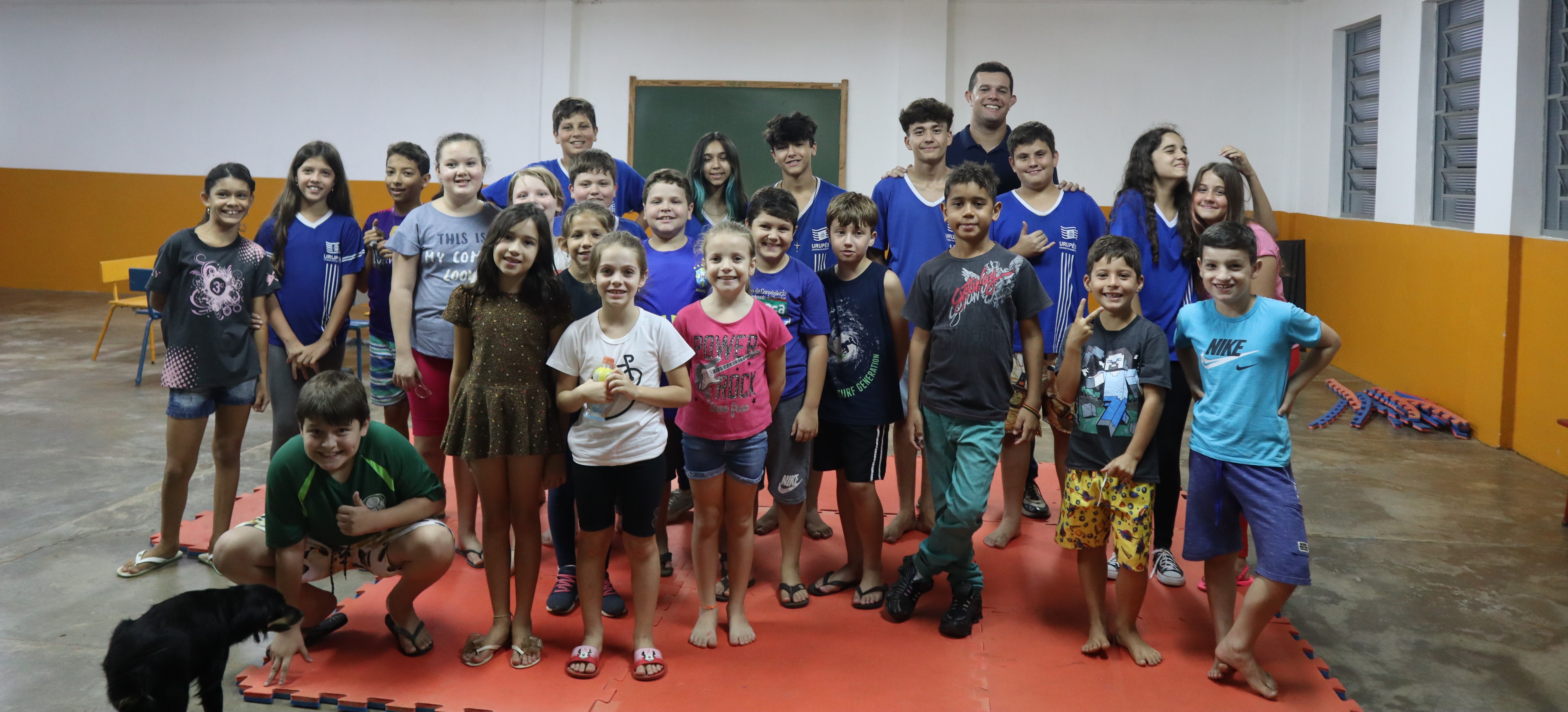 Primeiro dia de Aula - Turma de Alunos do Criança Feliz de São João de Itaguaçu com o professora Jean - Foto: Carina Costa 