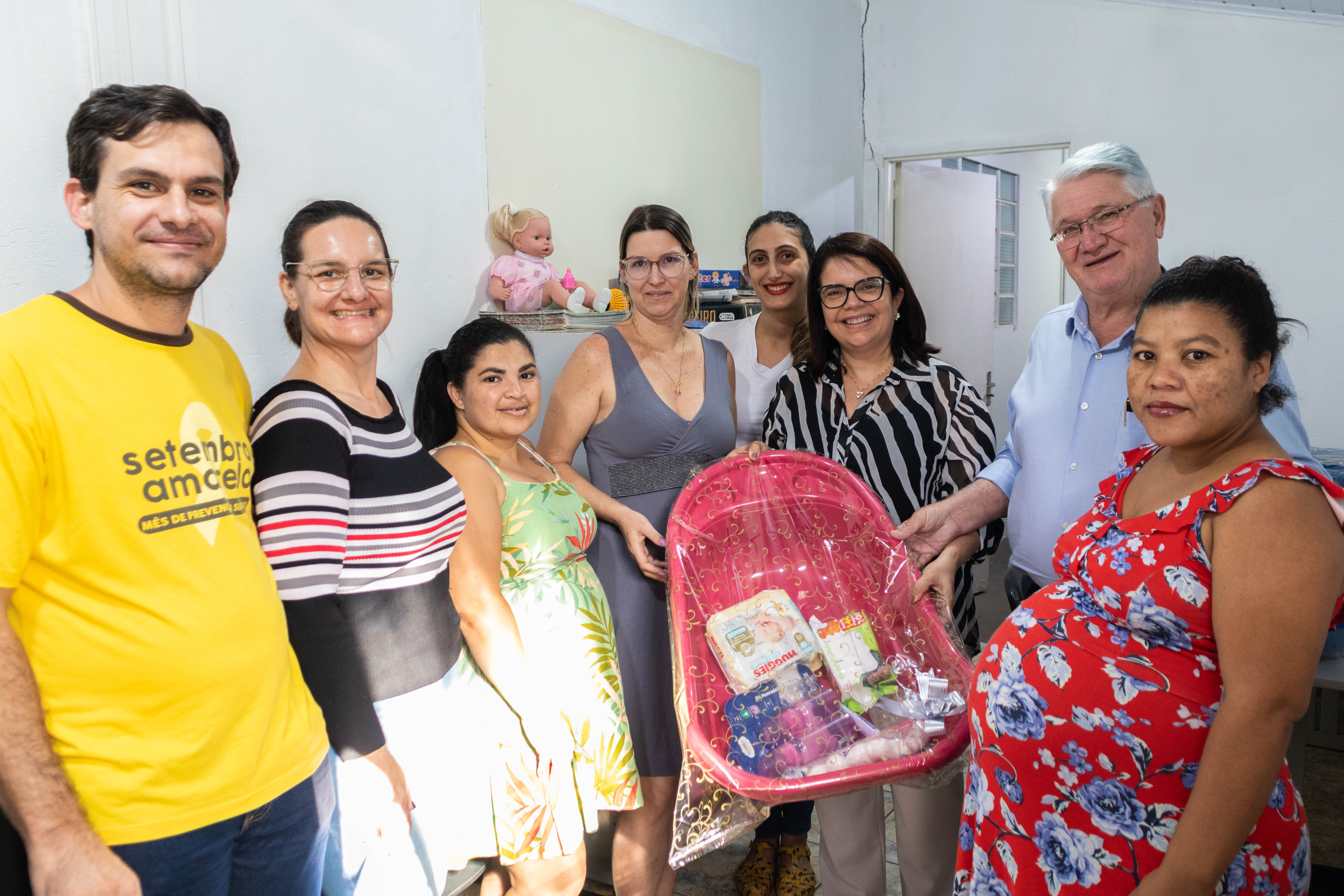 Último encontro do primeiro quadrimestre de 2023 na Unidade de Saúde do Bairro Boa Vista - Participantes com Enf. Alexandre, Ger. Carla, Nutri Geovana, Dir. Cristina e Prefeito Bica - Foto: Carina Costa