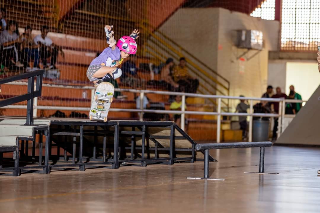 Ana Clara, Aluna do Projeto Donos da Rua participando do Campeonato Paulista de Skate em Pontal-SP - Imagem Divulgação