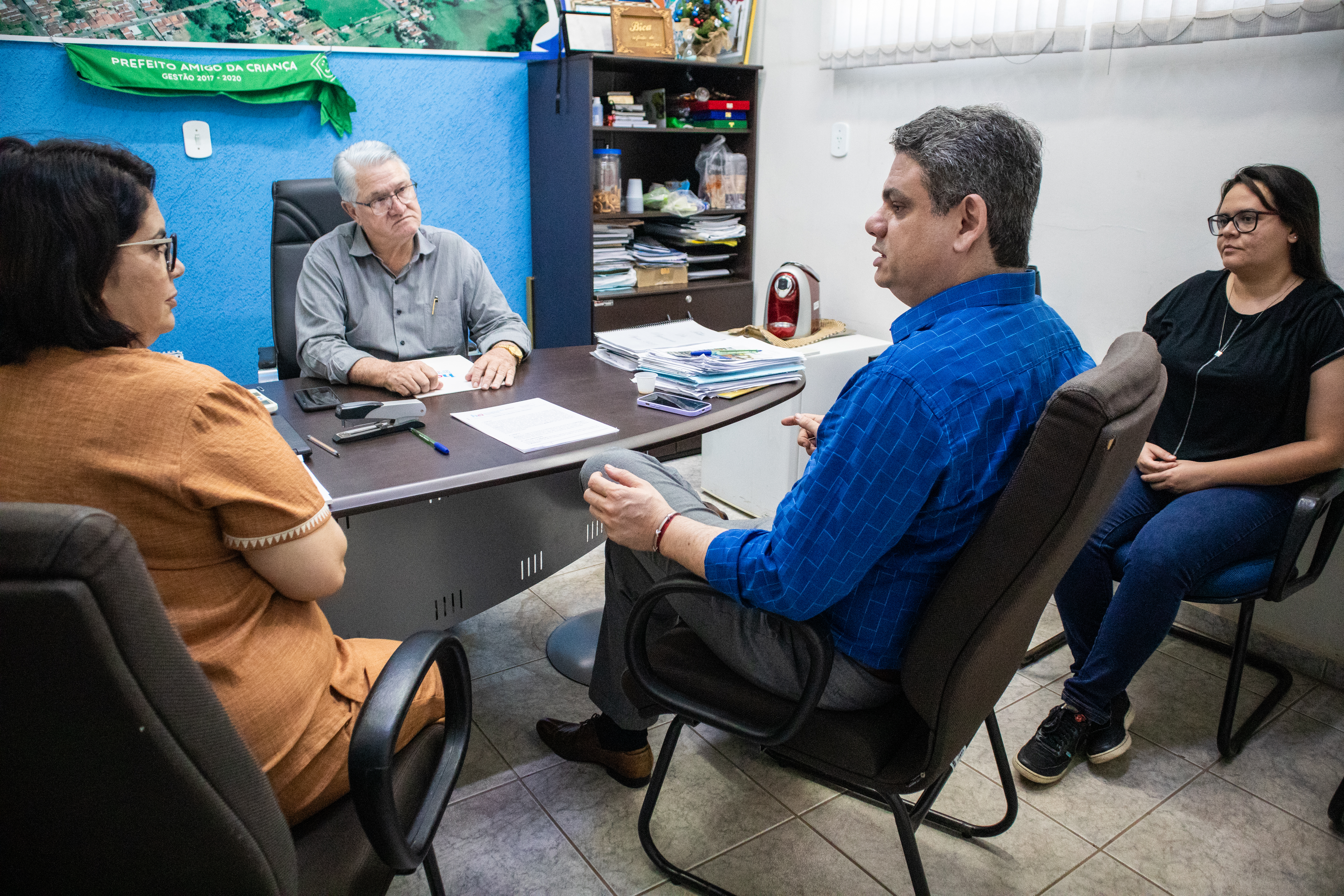 Prefeito Bica em Reunião para a renovação da Parceria com o Coordenador do Programa do Hospital de Amor de Barretos Marcelo de Almeida, com a Diretora de Saúde Cristina Camargo e a Enfermeira Mariana Pazim - Foto: Carina Costa