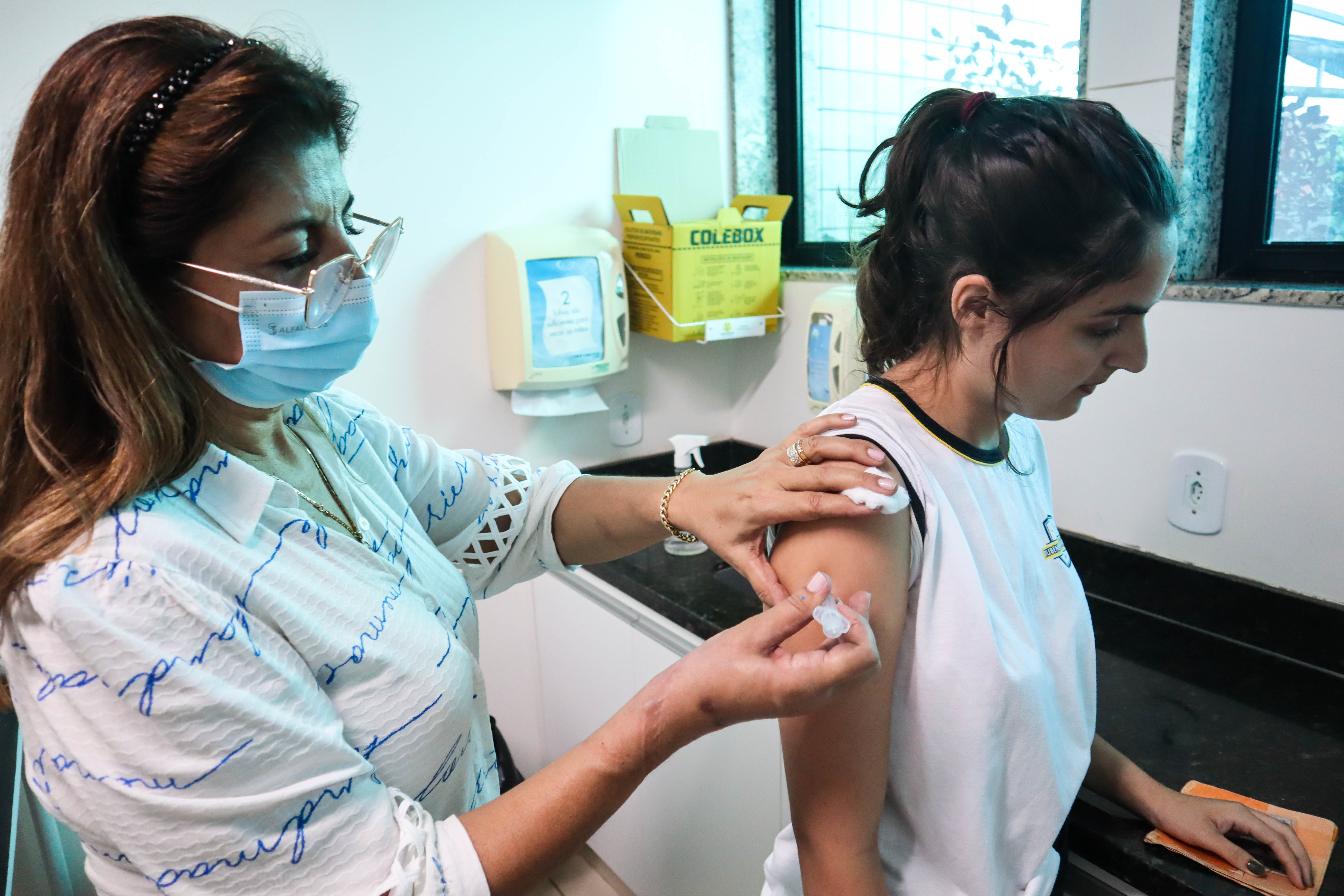 Vacinação em adolescentes - Foto: Thomas Moutropoulos