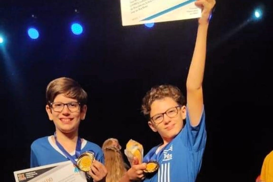 Imagem divulgação dos alunos que levaram Bronze na competição - Alunos Pedro Caetano Castilho e Pedro Milani Rodrigues