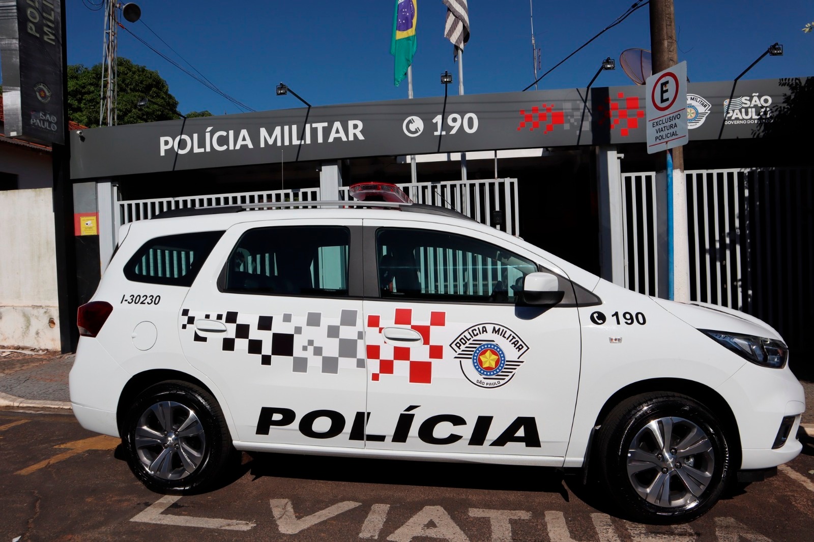 Viatura da Polícia Militar de Urupês- Foto: Carina Costa