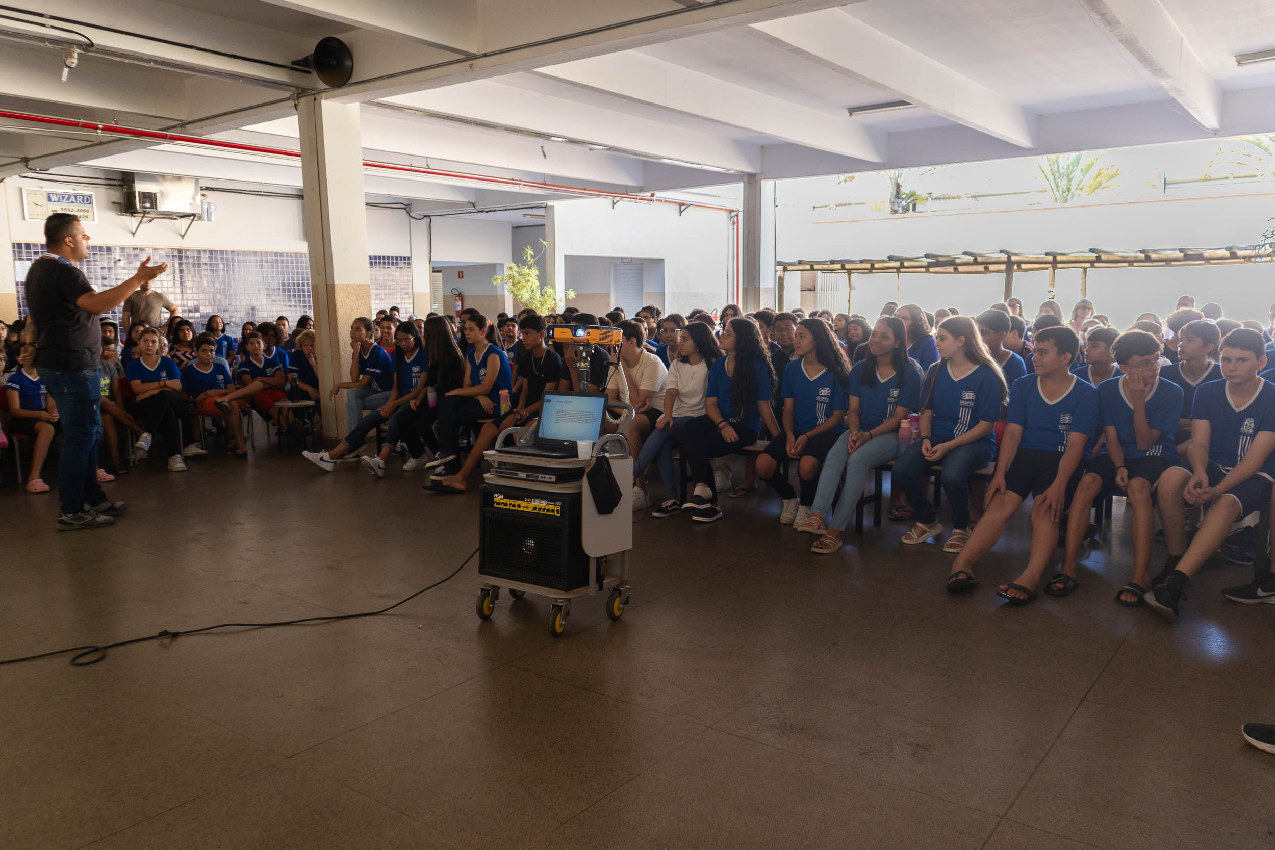 Palestra sobre o Dia D de mobilização contra a Dengue na Escola Professor Athayr da Silva Rosa - Foto: Carina Costa