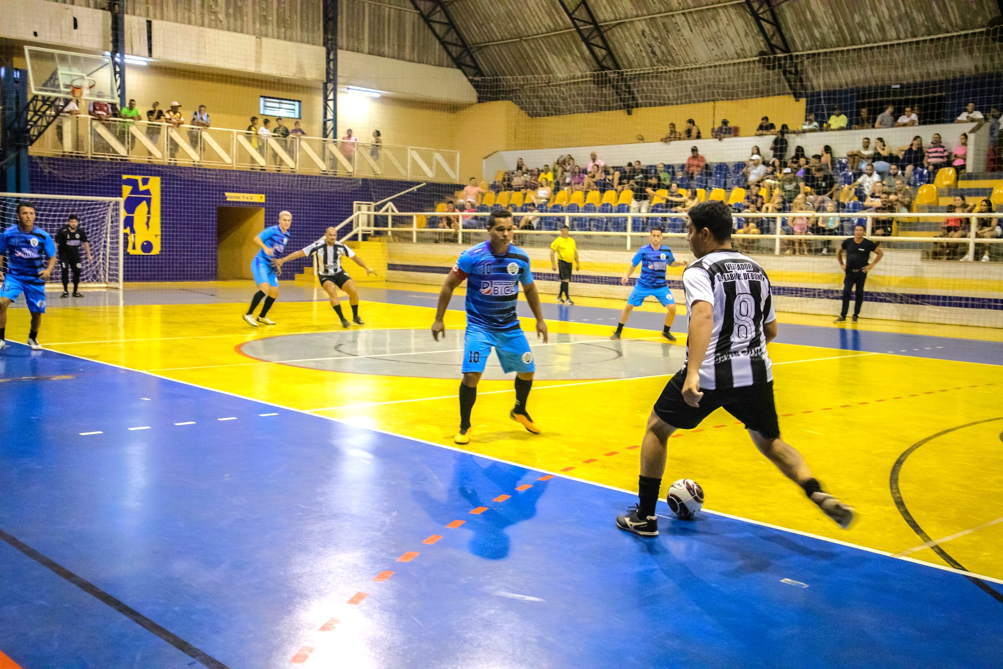 Jogo da abertura do Municipal de Futsal de 2023. Foto: Thomas Volpato Moutropoulos / Prefeitura Municipal de Urupês.
