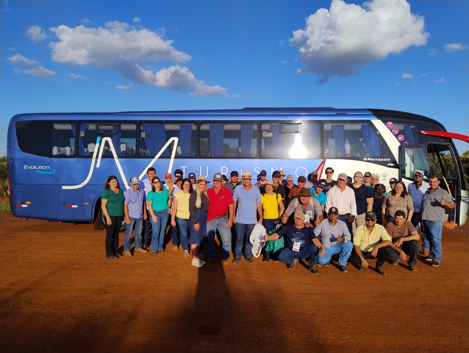 Produtores rurais de Urupês, em excursão à Agrishow 2025. Imagem: divulgação / Casa da Agricultura de Urupês.