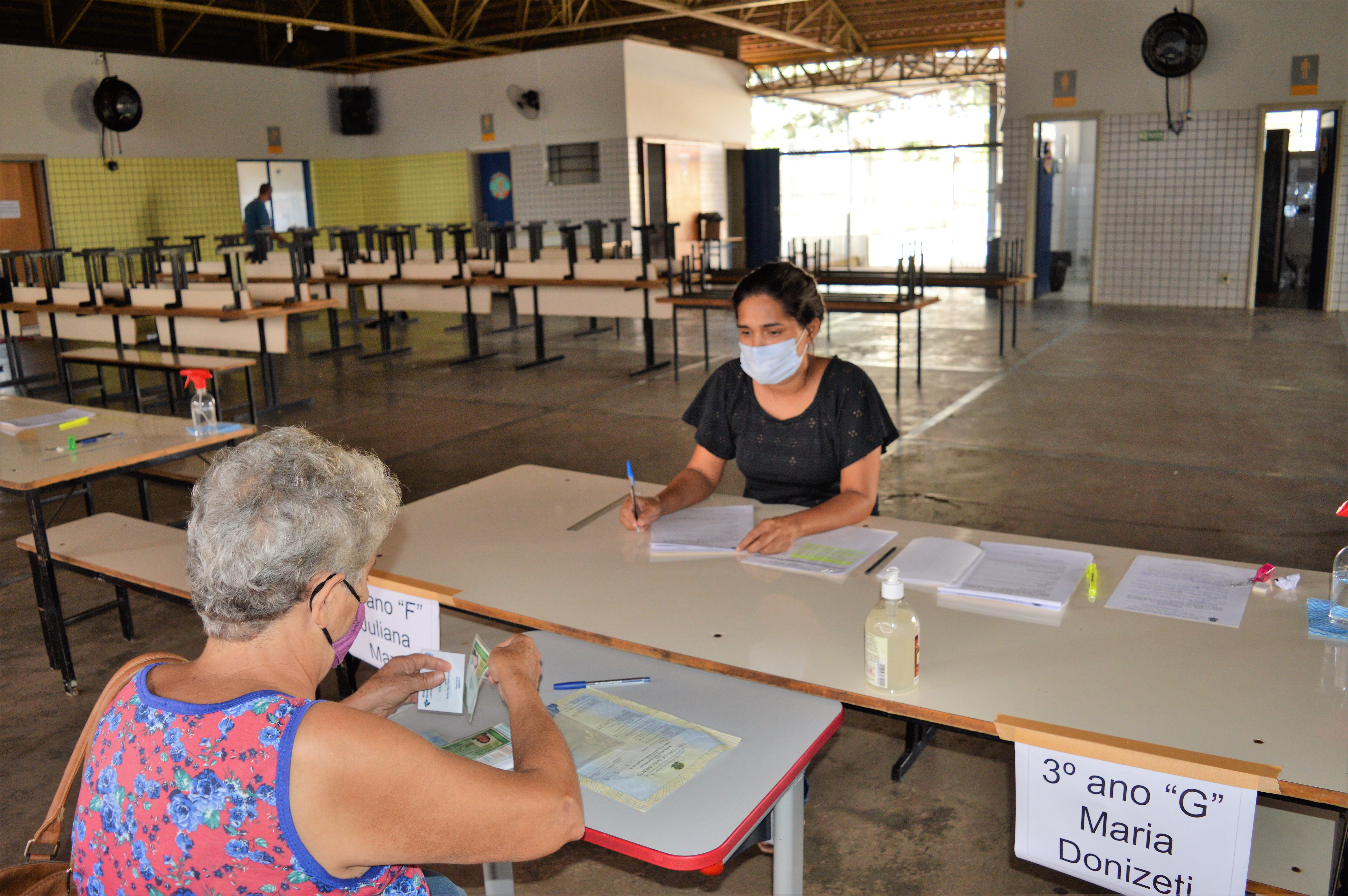 Dia de inscrições dos Kits de Alimentação Escolar na EMEF Maria Da Glória Robert Lima de Almeida. Foto: Carina Costa