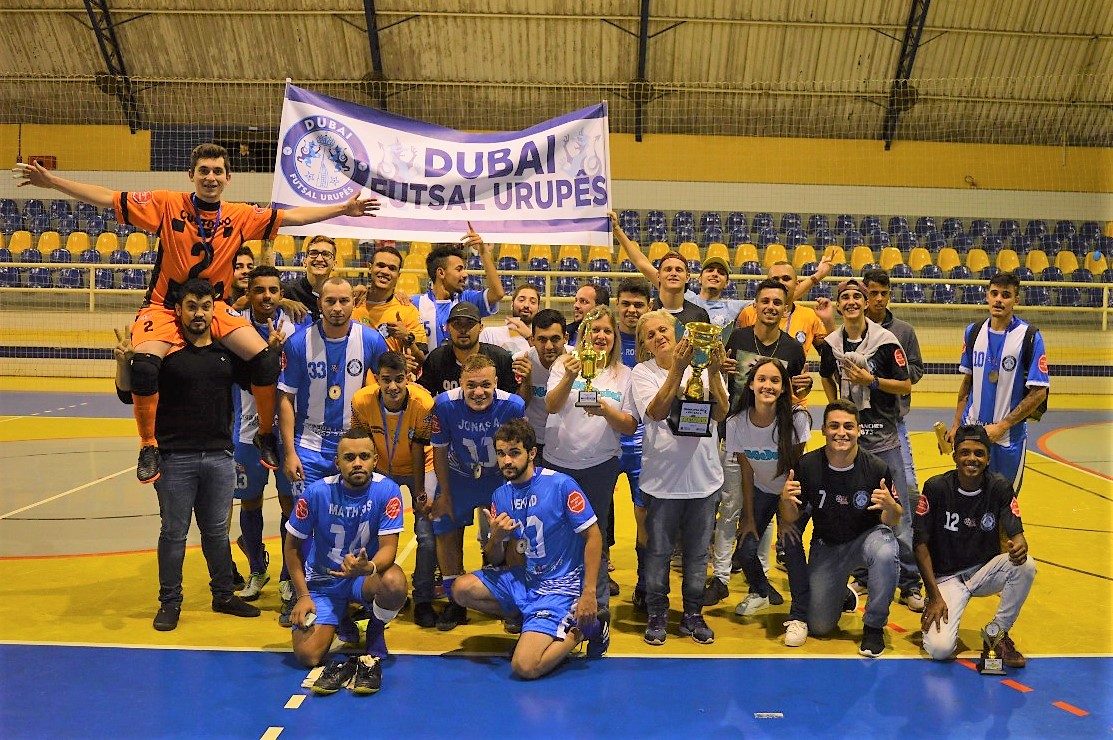 Equipe do Dubai-A, vencedora do Campeonato Municipal de Futsal 2018 - Foto: Gabriela Nakamuta