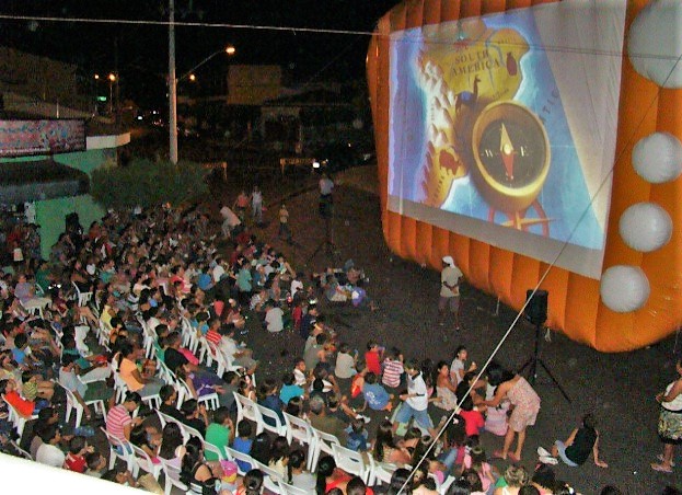 Projeto Cine Cidade já rodou miais de cem cidades em dois estados do Brasil. Foto: Divulgação.