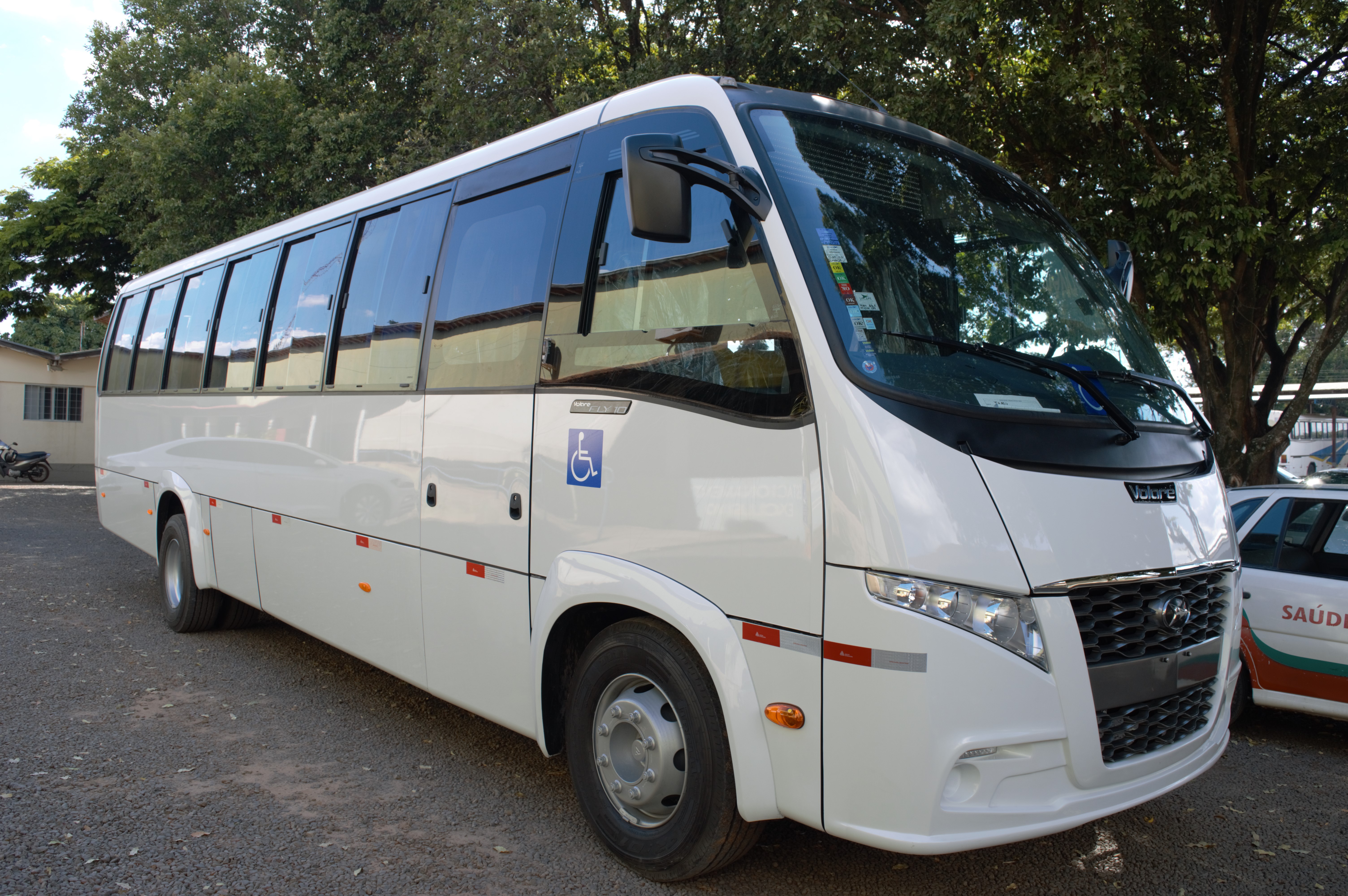 Novo ônibus para o transporte de pacientes do município. Foto: Carina Costa