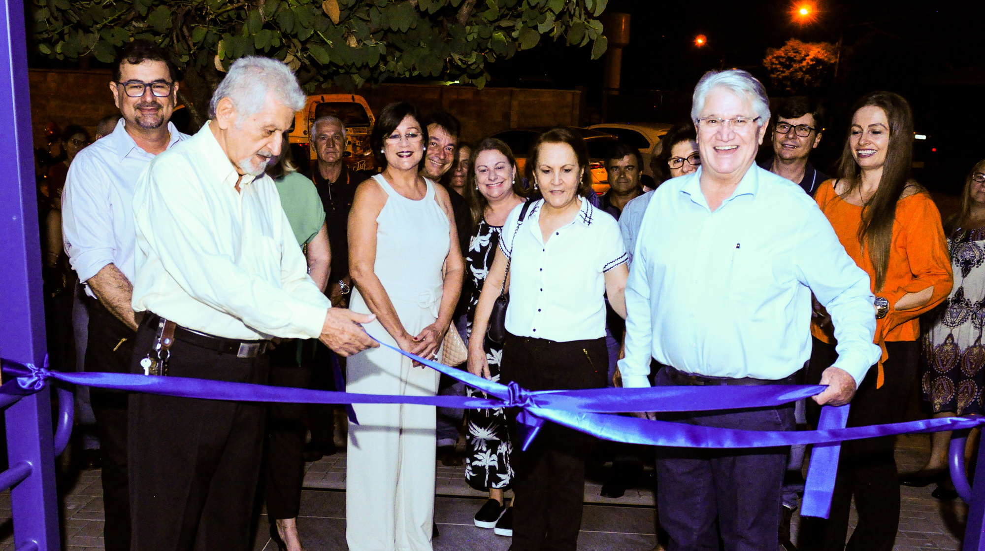 Prefeito Bica, vice-prefeita Maria Luiza, Eduardo Saab e a Diretora Sula na Inauguração da extensão.