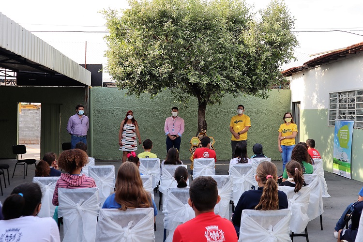 Palestra da COFCO, para participantes do Projeto Criança Feliz, com Matheus Tripodi e Eliete Palhares. Projeto Polinizar - Foto: Carina Costa