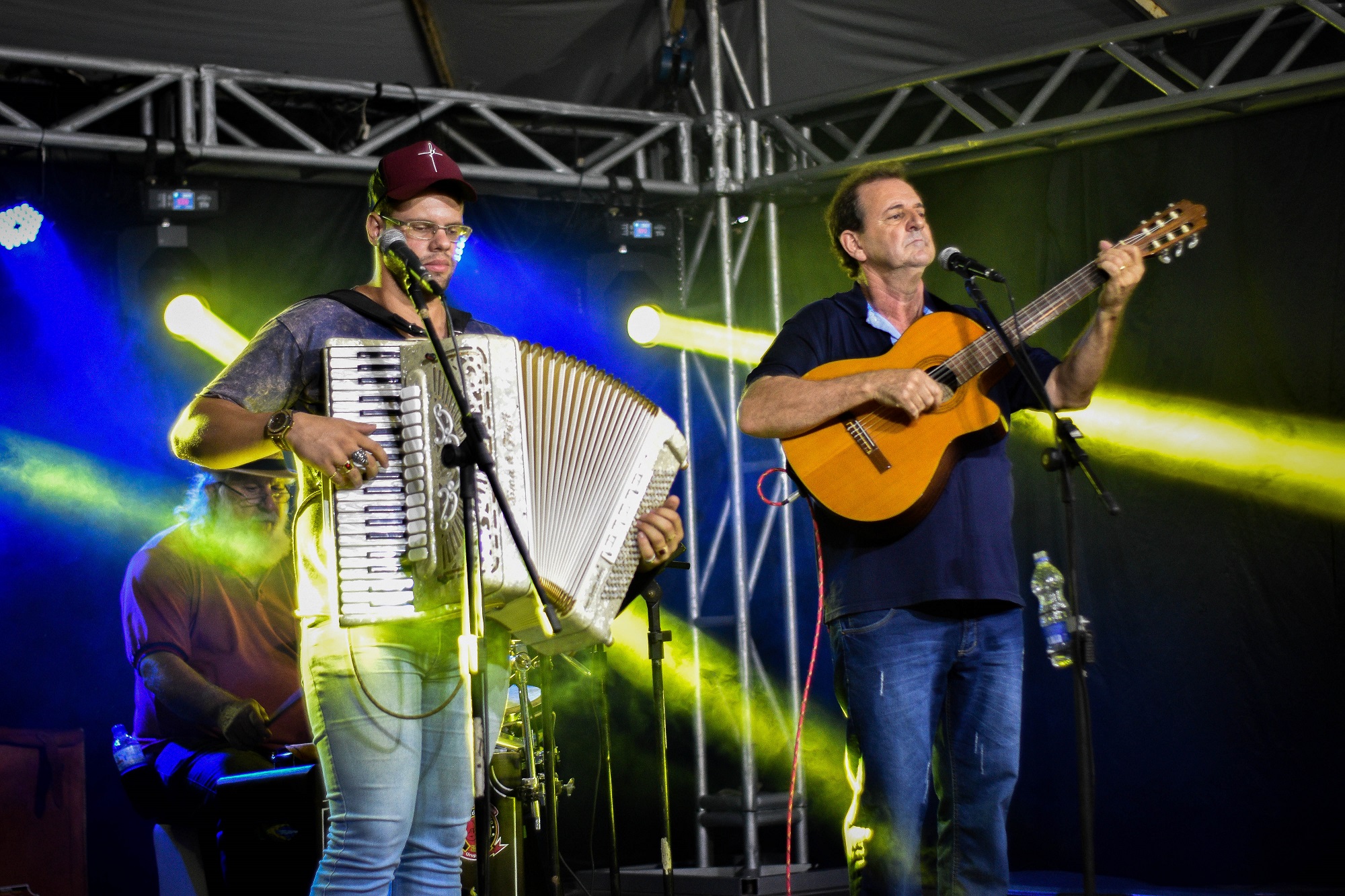 Alvinho, Cambuy e Sardella, que fizeram o show do sábado (22). Foto: Luís Fernando da Silva / Prefeitura Municipal de Urupês.