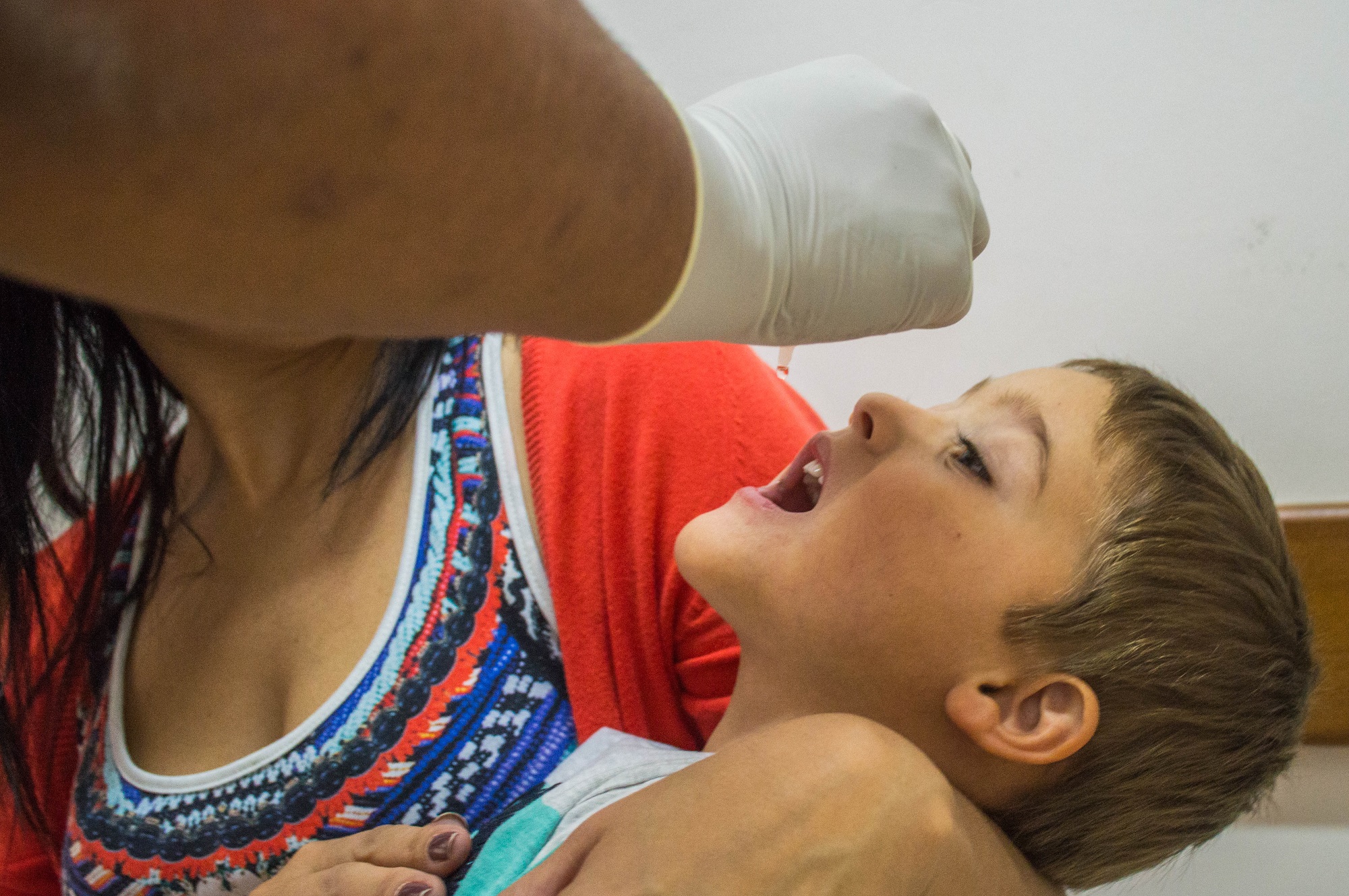 Crianças foram vacinadas contra as duas doenças no Dia D. Campanha segue até dia 31. Foto: Luís Fernando da Silva / Prefeitura Municipal de Urupês