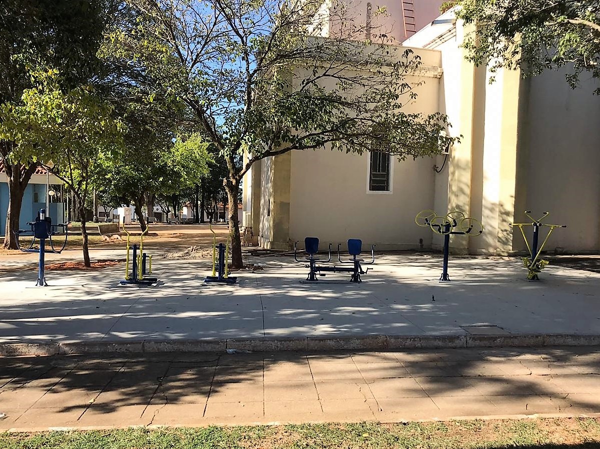 Academia ao ar livre da Praça Álvaro Veiga, em São João do Itaguaçu. Imagem: divulgação