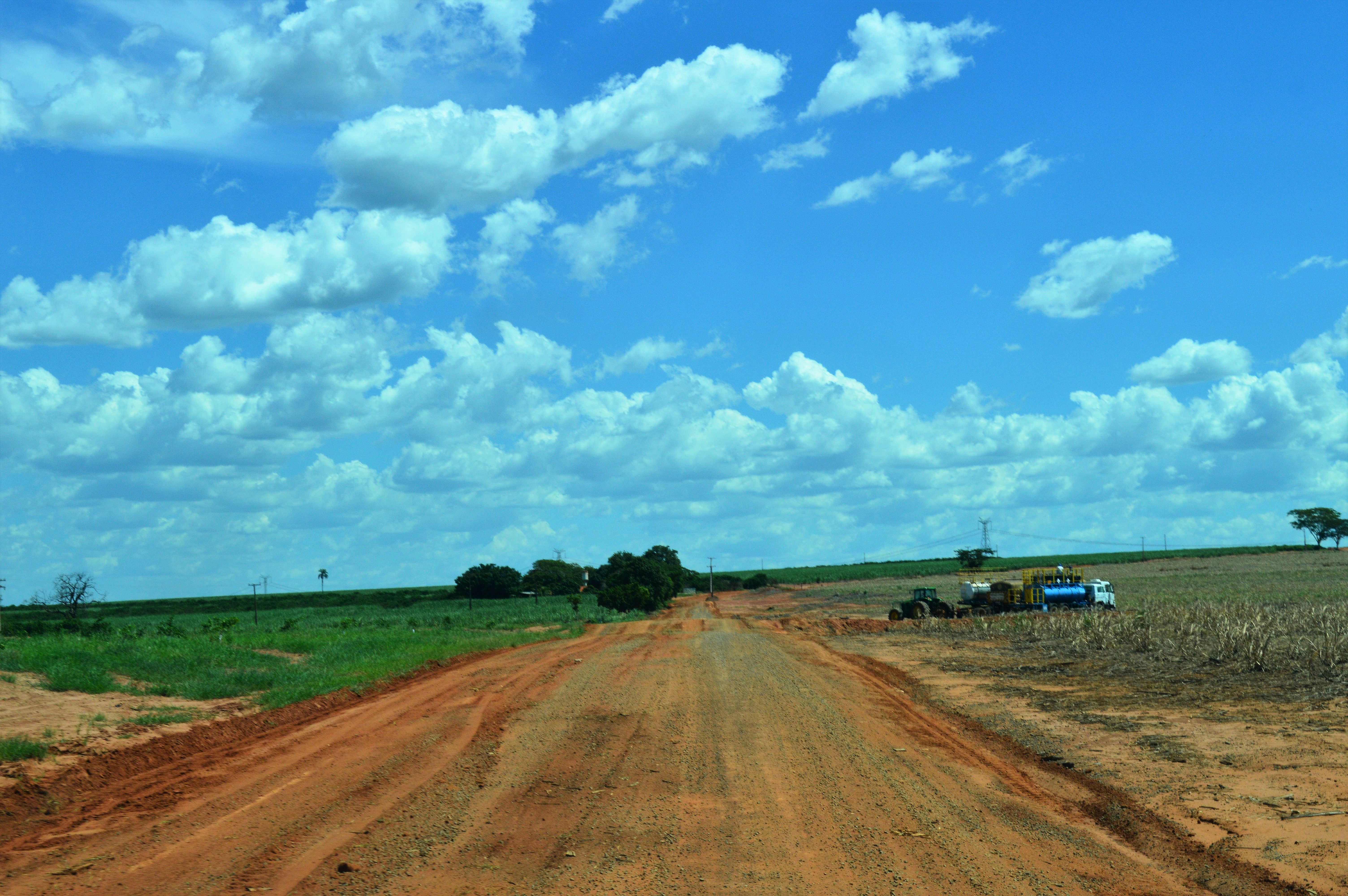 Estrada do Barro Preto - Distrito de São João do Itaguaçu - Urupês - Foto: Carina Costa